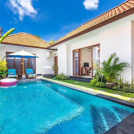 4-Bedroom Pool Villa Near Seminyak Center Экстерьер фото