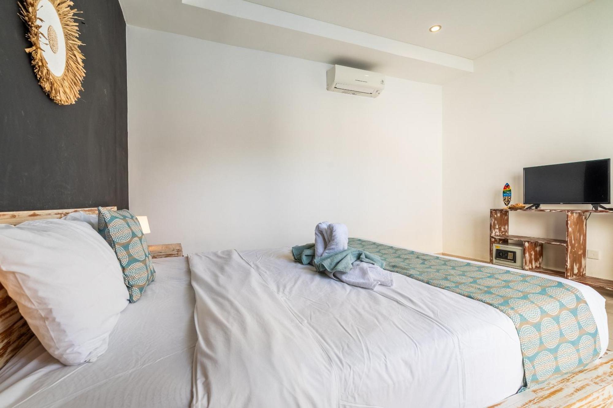 4-Bedroom Pool Villa Near Seminyak Center Экстерьер фото