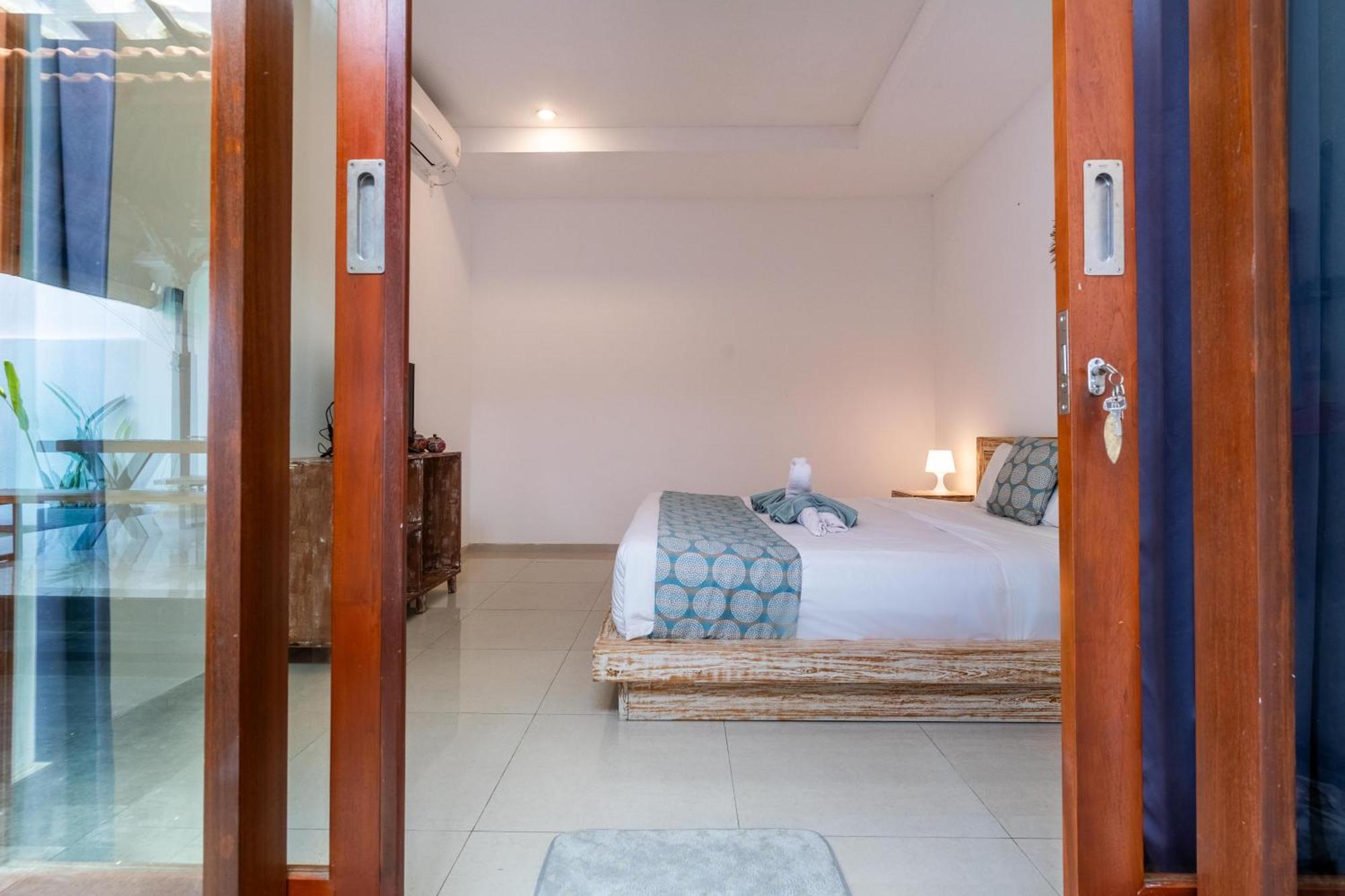 4-Bedroom Pool Villa Near Seminyak Center Экстерьер фото