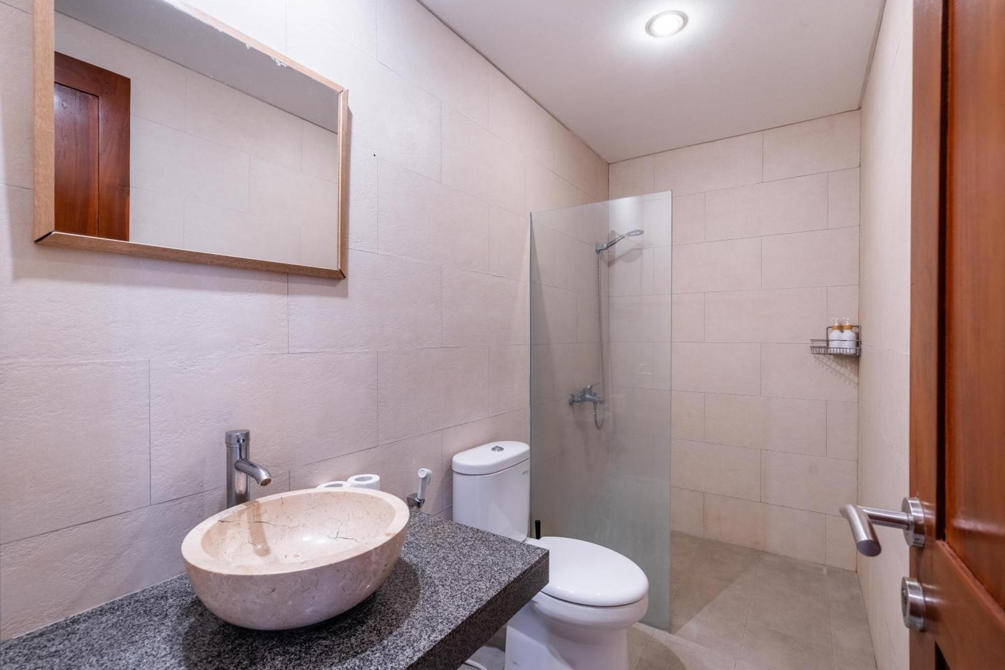4-Bedroom Pool Villa Near Seminyak Center Экстерьер фото