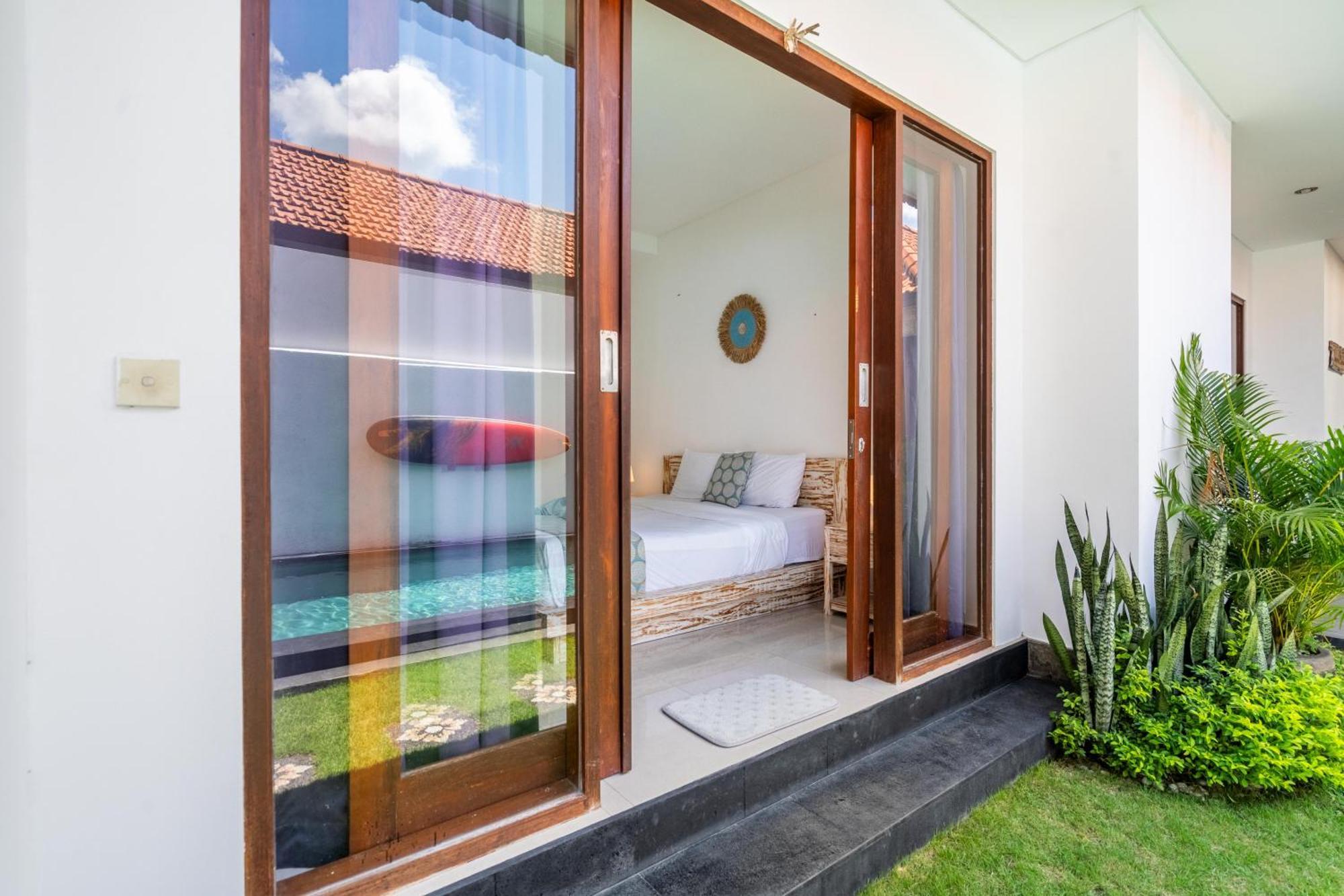 4-Bedroom Pool Villa Near Seminyak Center Экстерьер фото